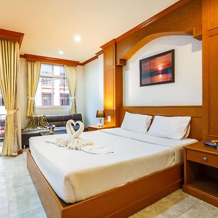 Oyo 739 Presley Guesthouse Phuket Patong Kültér fotó