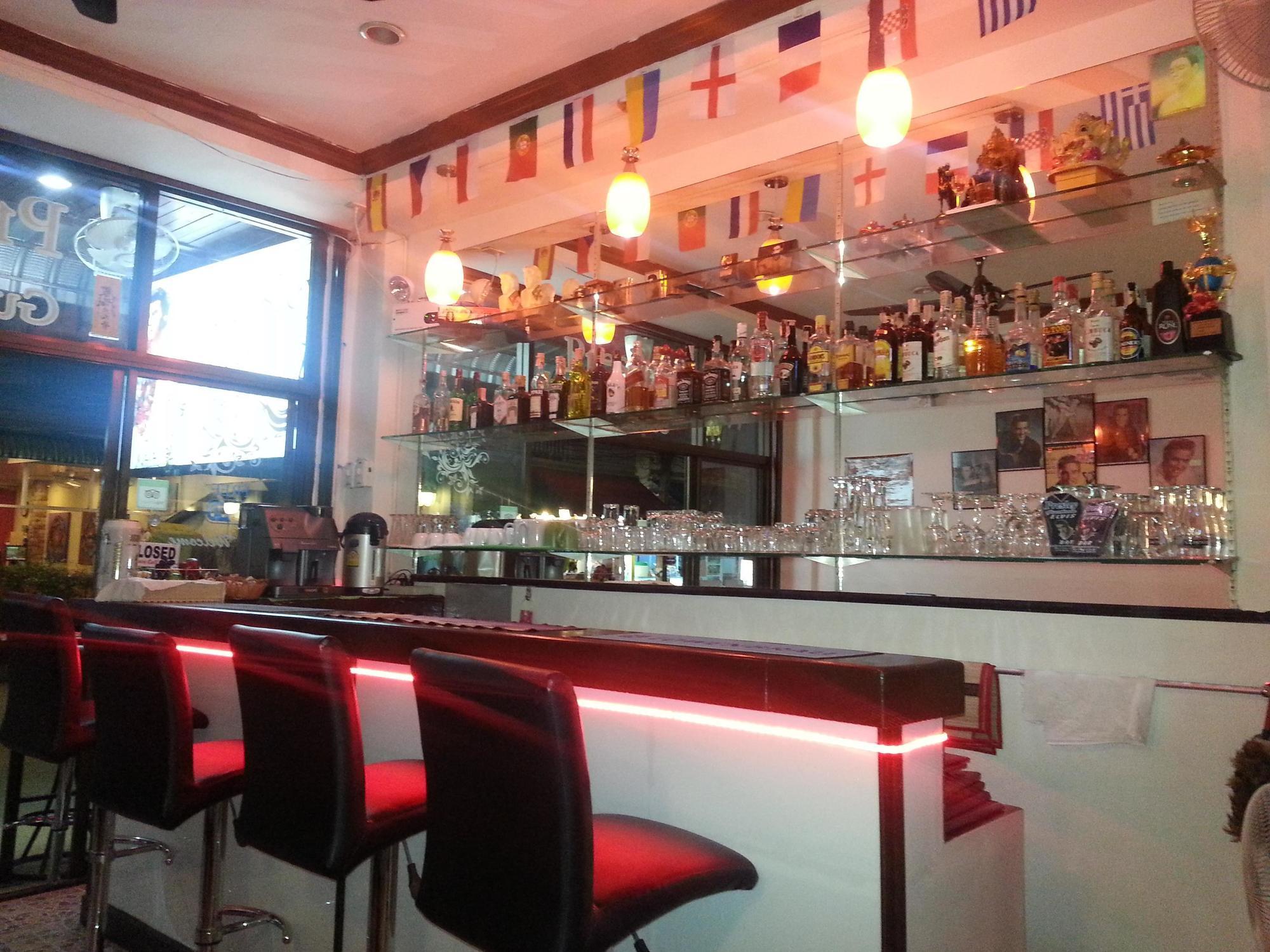 Oyo 739 Presley Guesthouse Phuket Patong Kültér fotó